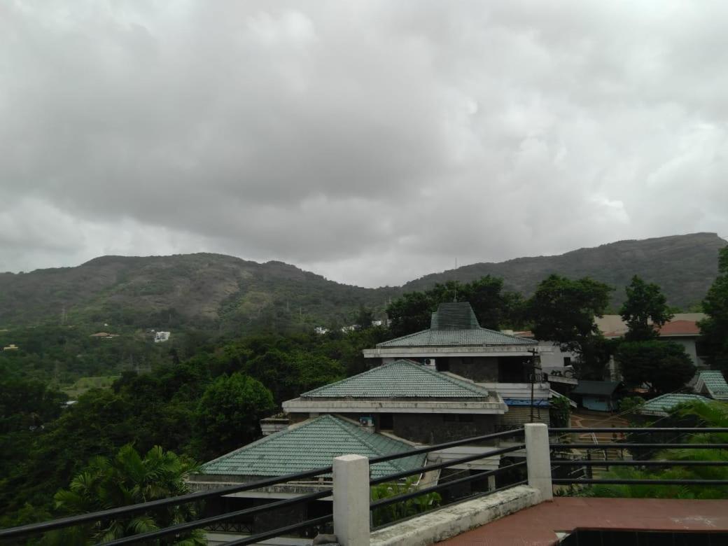 Sunrise Hill Resort Khandala  Exterior photo