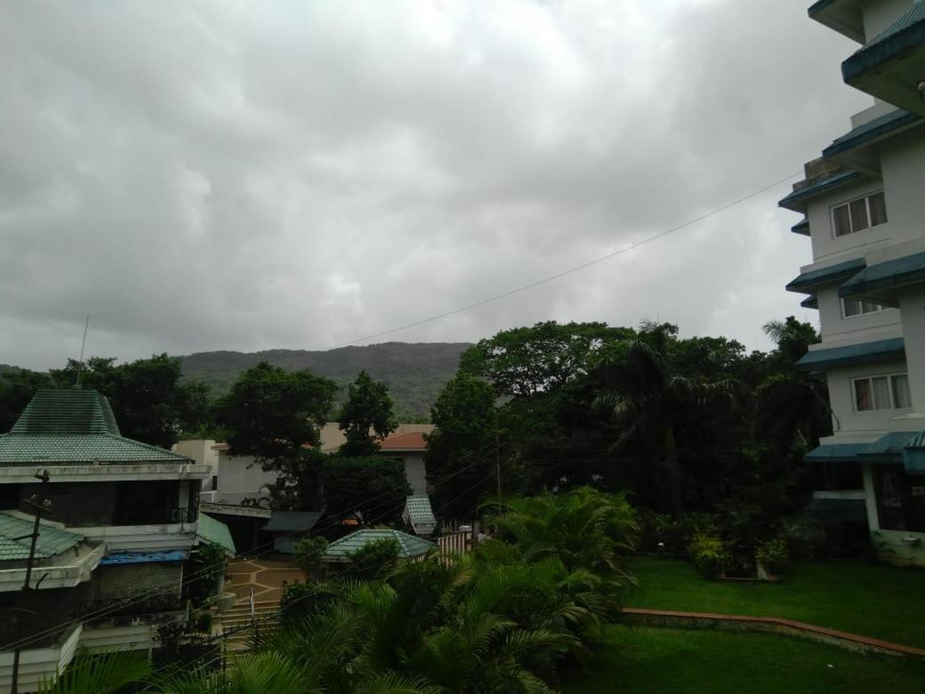 Sunrise Hill Resort Khandala  Exterior photo